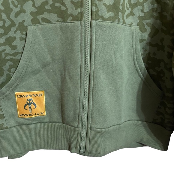 NWT Star Wars Mandalorian Hoodie Sz L, get this outta my closet, I hate StarWars - Picture 4 of 6